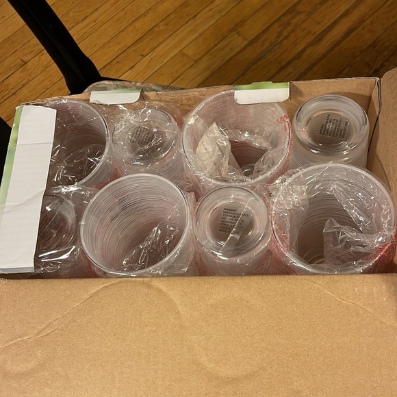 Costco Dining 8 Piece Acrylic Tumbler Set Glasses Cups Clear